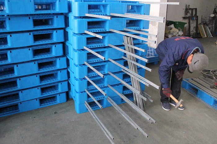 塑料托盤內置鋼管 塑料托盤內置鋼管