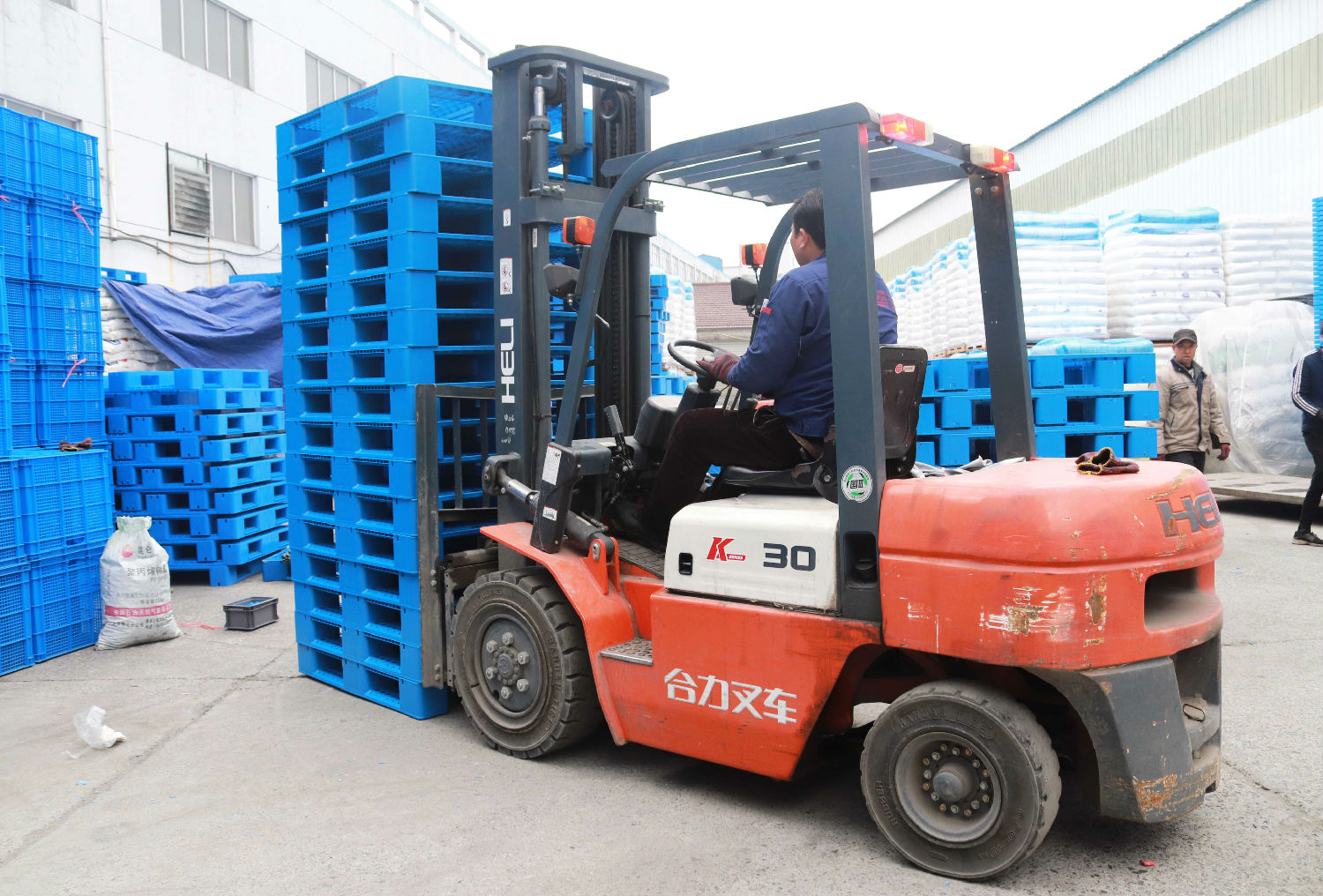 1(叉車裝貨).jpg 1(叉車裝貨).jpg