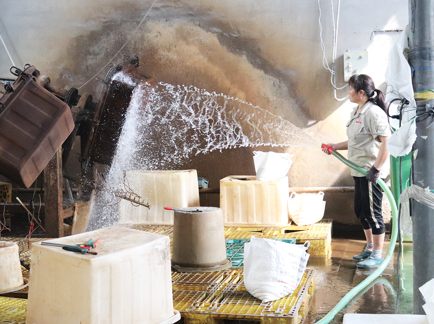 林輝塑業(yè)生產(chǎn)區(qū).jpg 林輝塑業(yè)生產(chǎn)區(qū).jpg