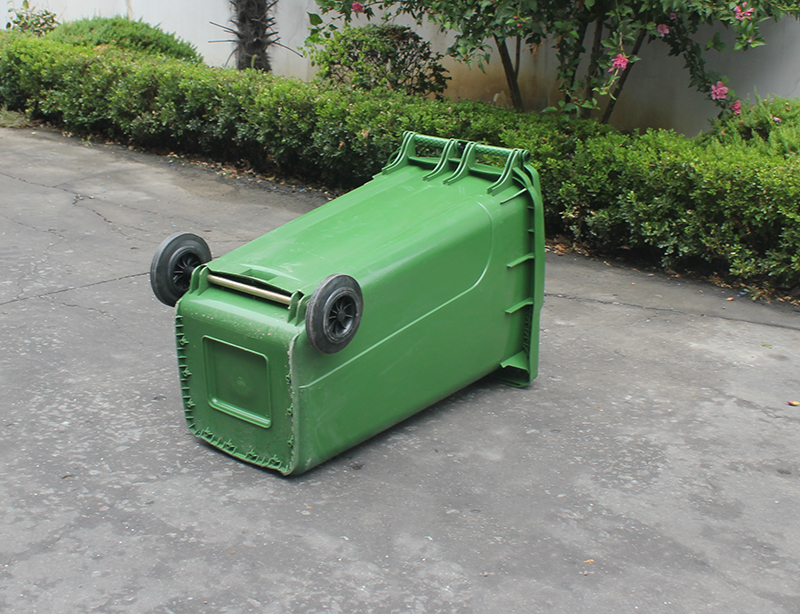 林輝240L上掛車垃圾桶細節(jié)展示.jpg 林輝240L上掛車垃圾桶細節(jié)展示.jpg