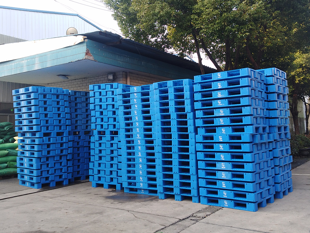 林輝川字網(wǎng)格塑料托盤(pán).jpg 林輝川字網(wǎng)格塑料托盤(pán).jpg