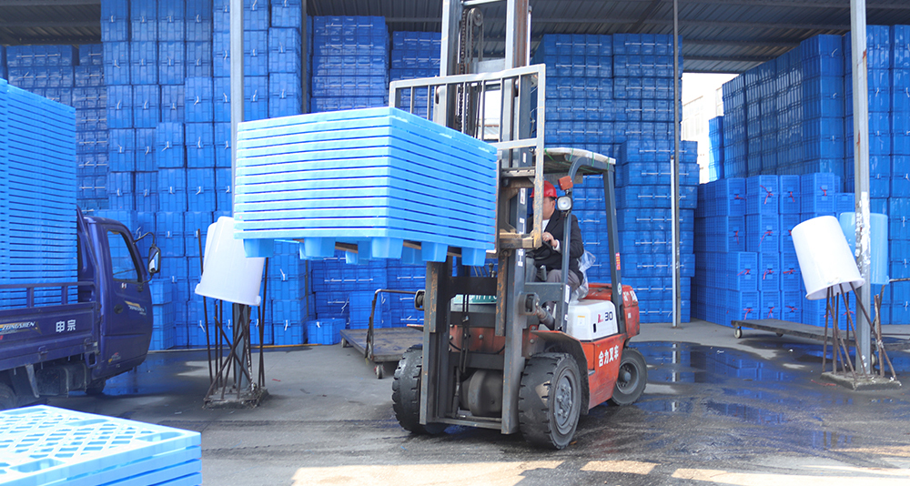 九腳塑料托盤價(jià)格.png 九腳塑料托盤價(jià)格.png