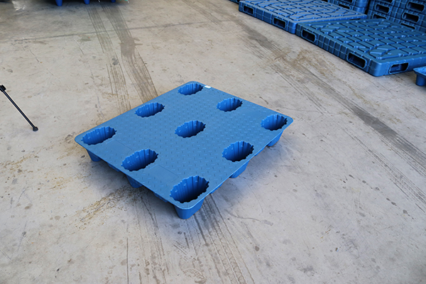 1109吹塑九腳托盤 1109吹塑九腳托盤