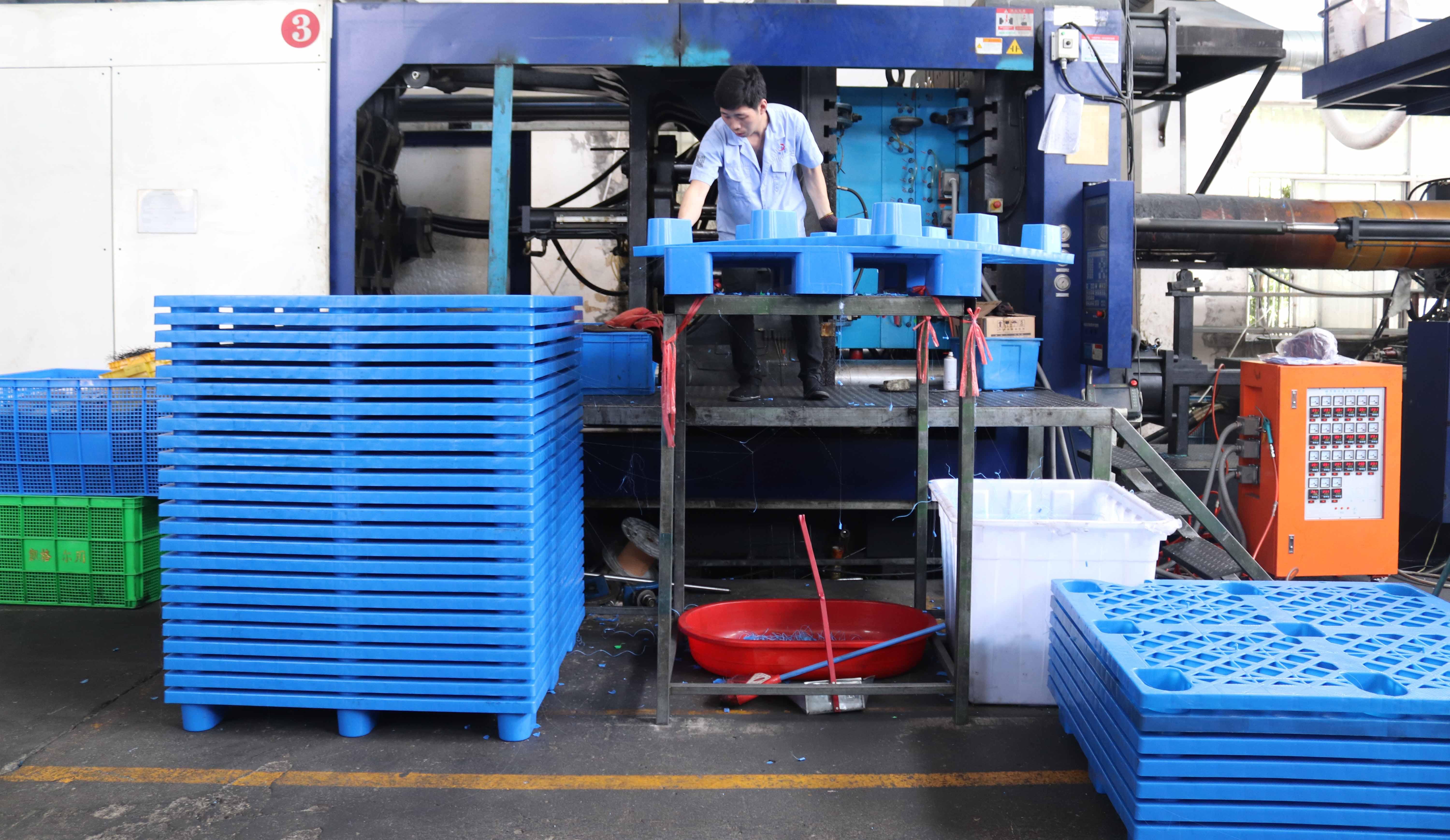 如何選擇塑料托盤優(yōu)質廠家價格？