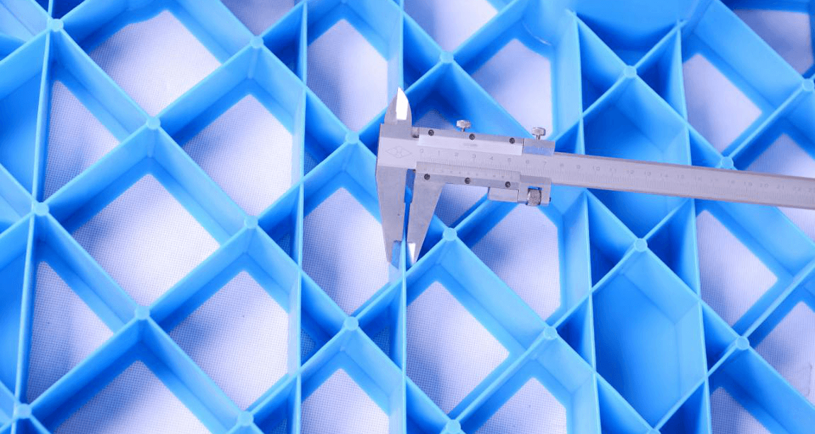 作為倉儲(chǔ)物流利器的塑料托盤，談?wù)勥@九個(gè)優(yōu)勢和價(jià)格！