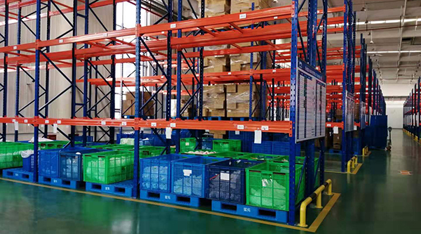 如何利用塑料托盤給倉庫貨編碼碼？