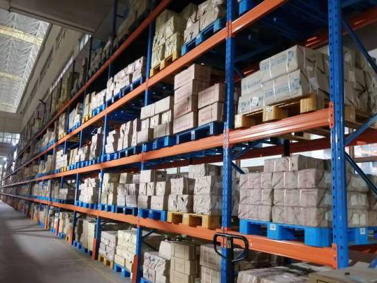 能上貨架能堆碼的塑料托盤是這樣的！