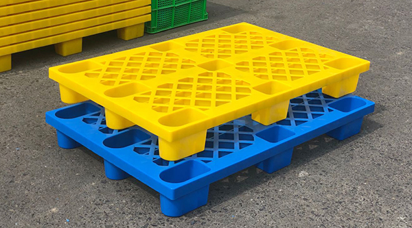 今天就來夸夸九腳塑料托盤廠家！